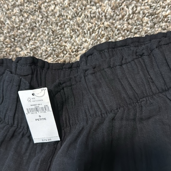 NWT! GAP Black Mid Rise Crinkle Gauze Wide-Leg Pants - Multiple Sizes 🩷 - Picture 9 of 9